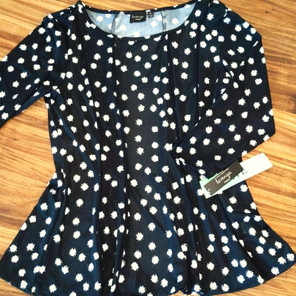 NWT LA Vanya Top Petite.            #56 - Picture 8 of 9